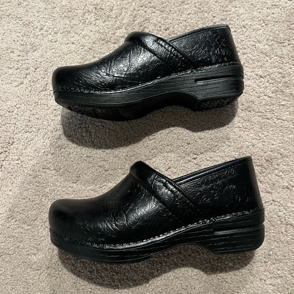 Dansko Shoes - Professional Black - Picture 3 of 5